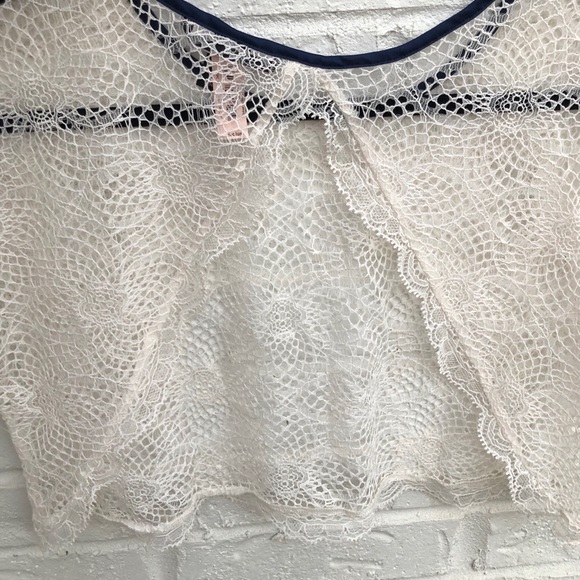 Victoria’s Secret Lace Crop Top lingerie NWT - Picture 3 of 6